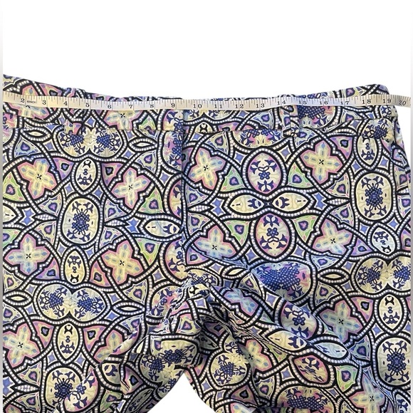 Talbots Geometric Floral Pattern Women’s Shorts Size 16 - Picture 9 of 11